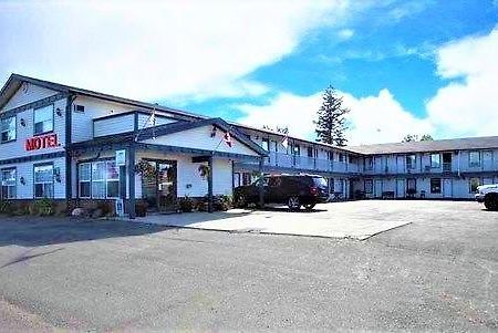 Imperial Motel 100 Mile House Exterior photo