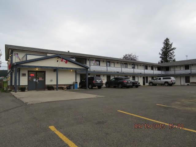 Imperial Motel 100 Mile House Exterior photo